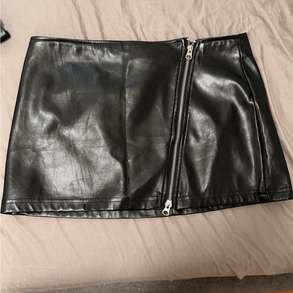 Forever 21 Black Faux Leather Mini Skirt with Asymmetric Silver Zip